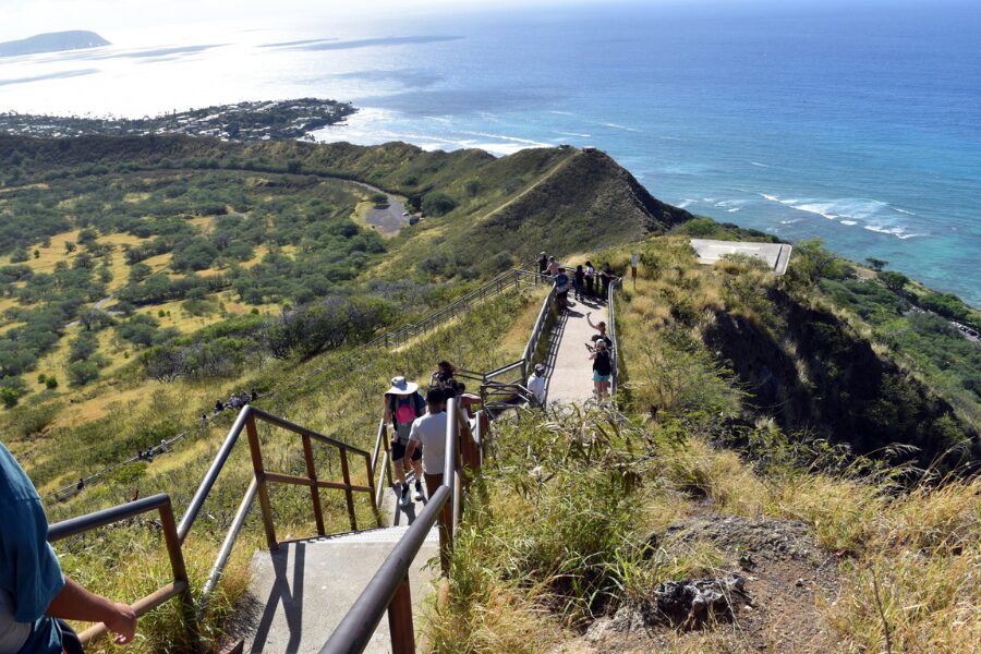 ダイヤモンドヘッド　登山道