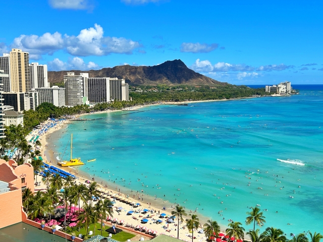 ワイキキビーチ ハワイのビーチ 晴れた日のワイキキビーチ