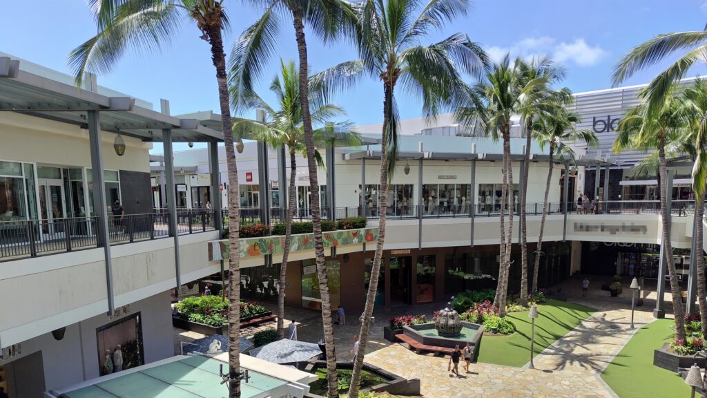 アラモアナセンター 世界最大級のオープンエア型ショッピングモール