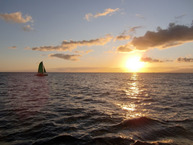 サンセット　ディナークルーズ　ハワイの夕焼け