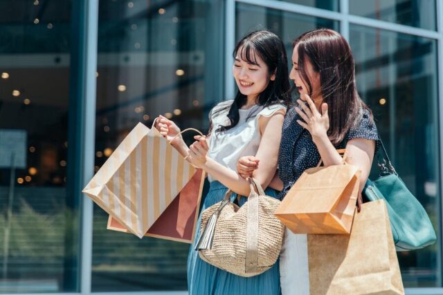 ショッピング 買い物 女性